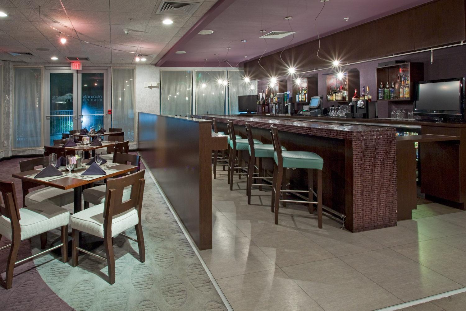 Bar/Lounge DoubleTree by Hilton Hollywood Beach