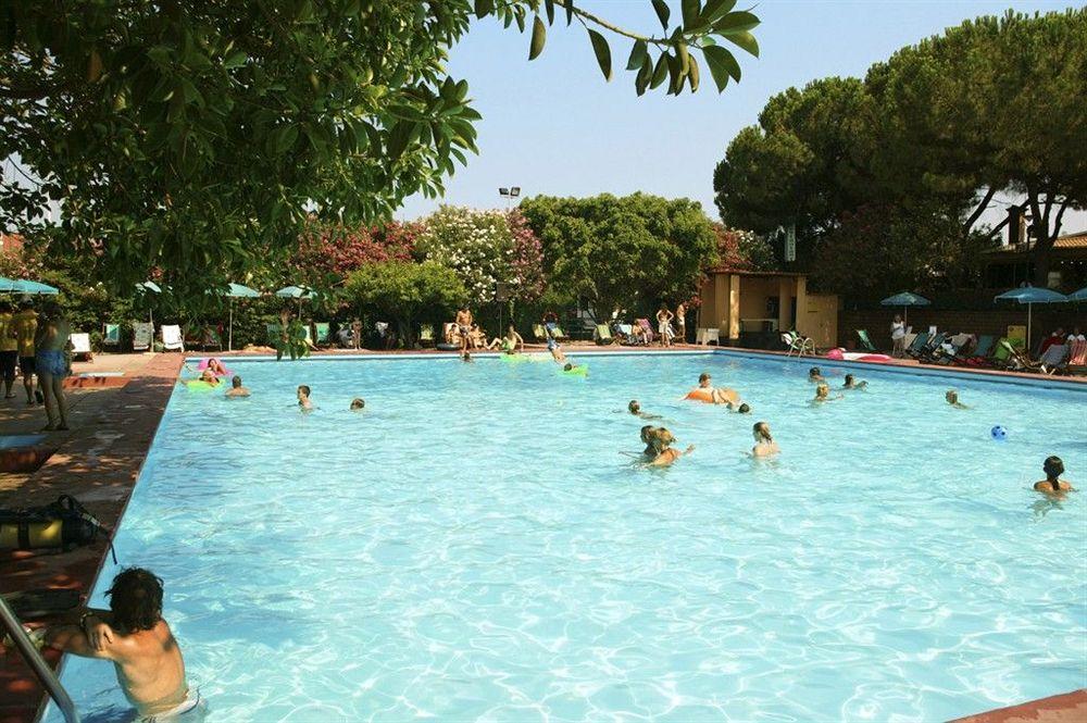 Vista Piscina Holiday Club Naxos