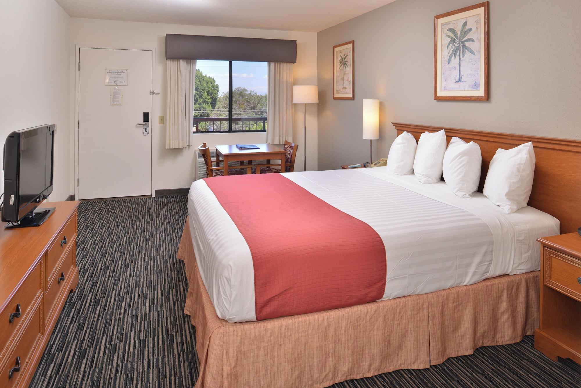 Varios Pleasant Inn