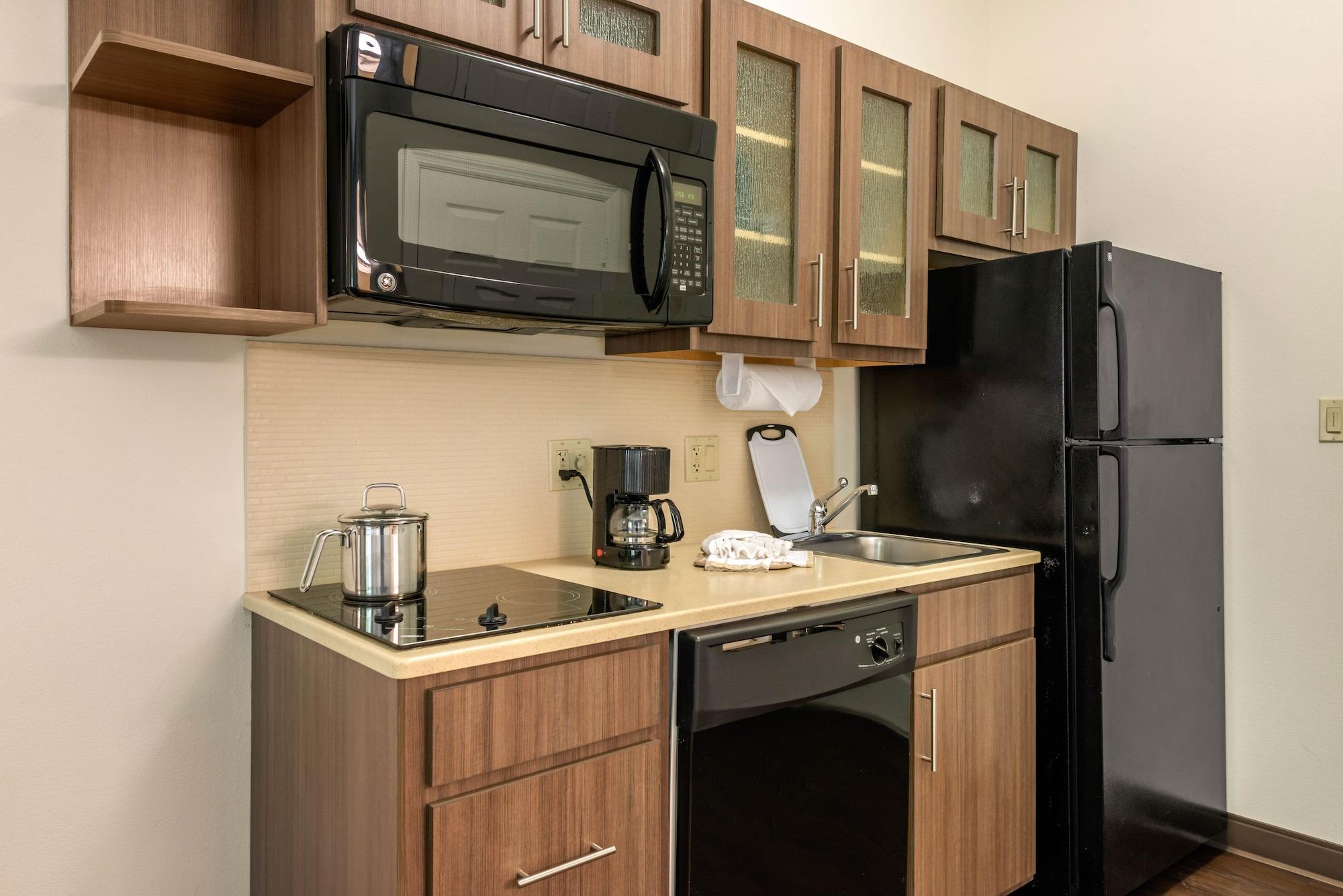Varios Candlewood Suites Fort Myers Sanibel Gateway by IHG