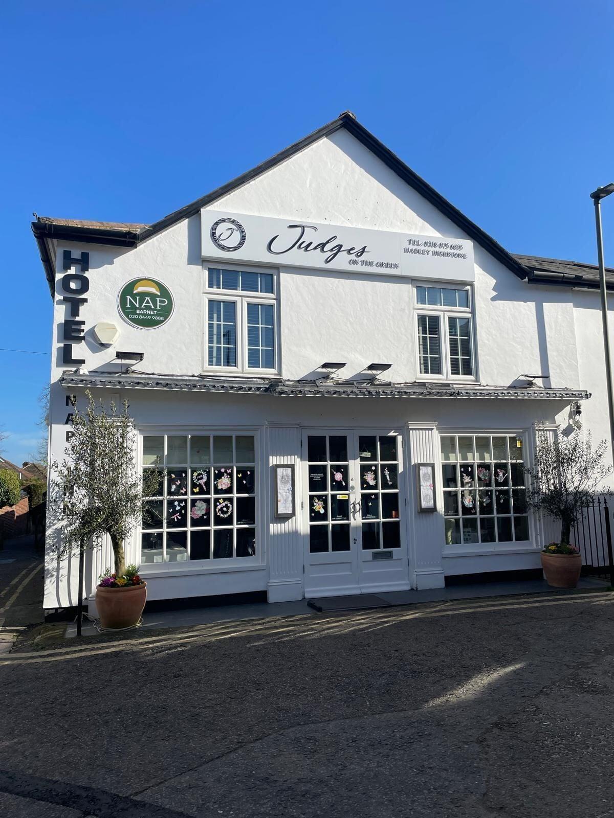Vista Exterior Nap Barnet Hotel