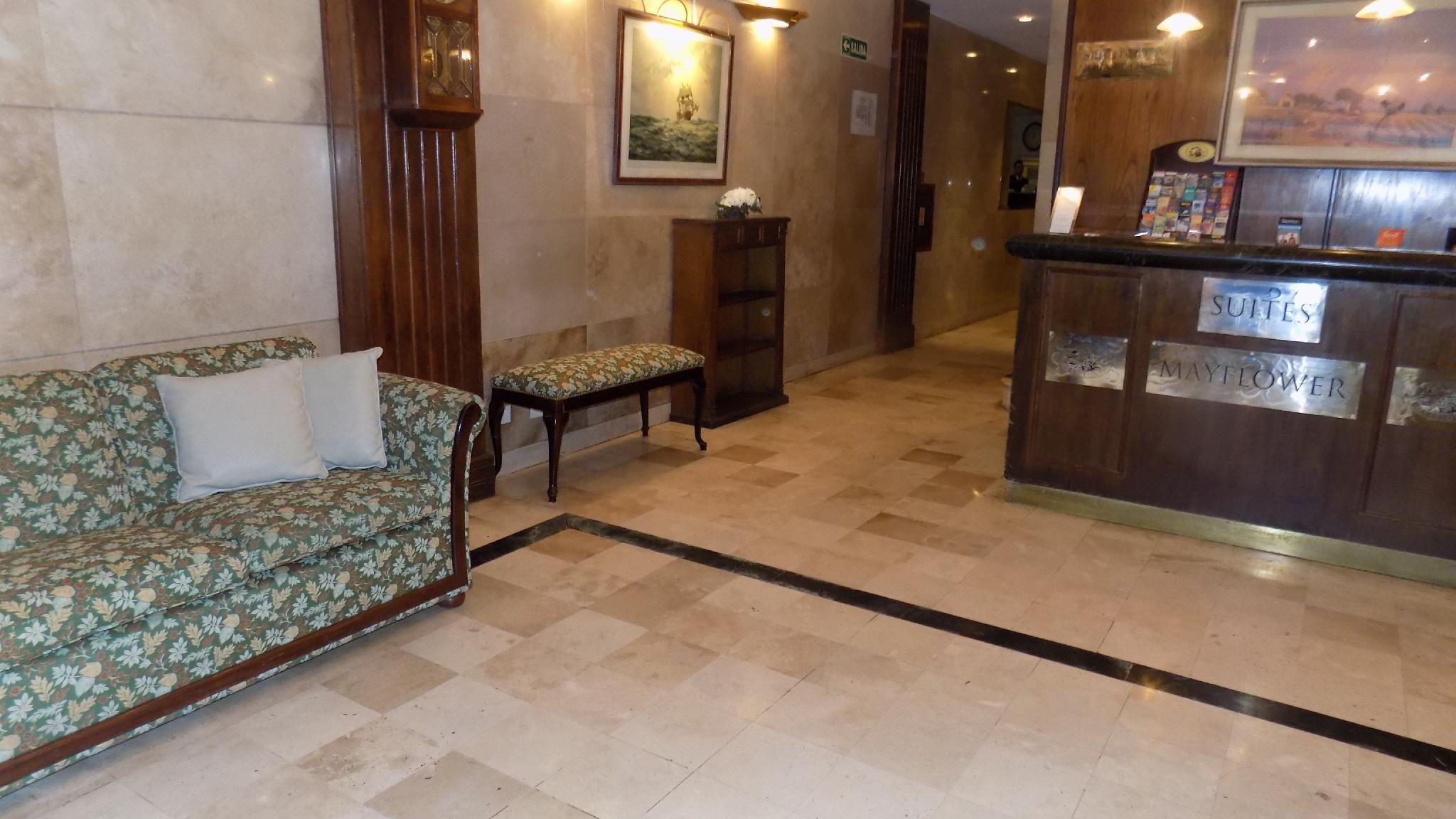 Vista Lobby Mayflower Suites