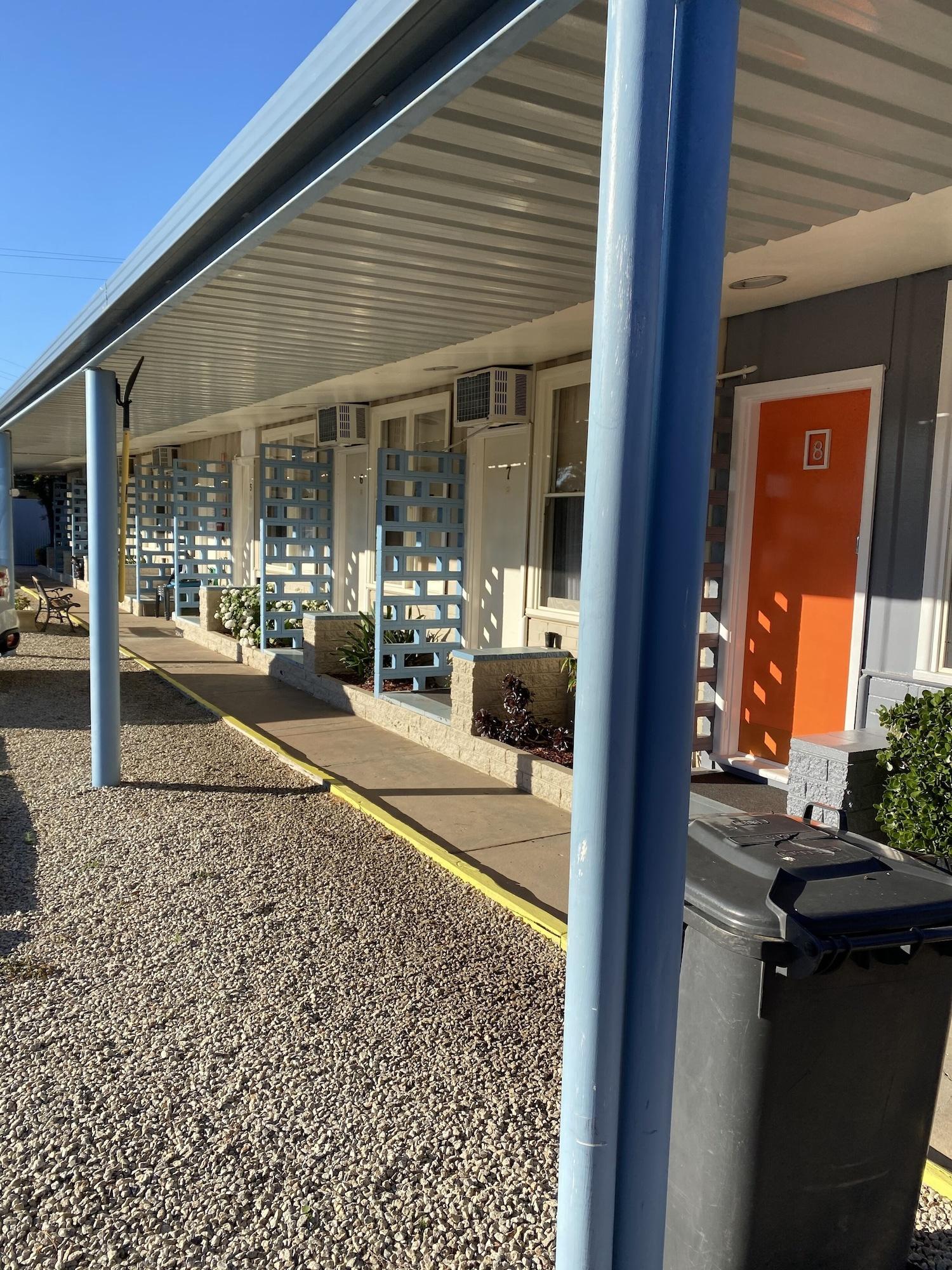 Vista Exterior Paddle Steamer Motel