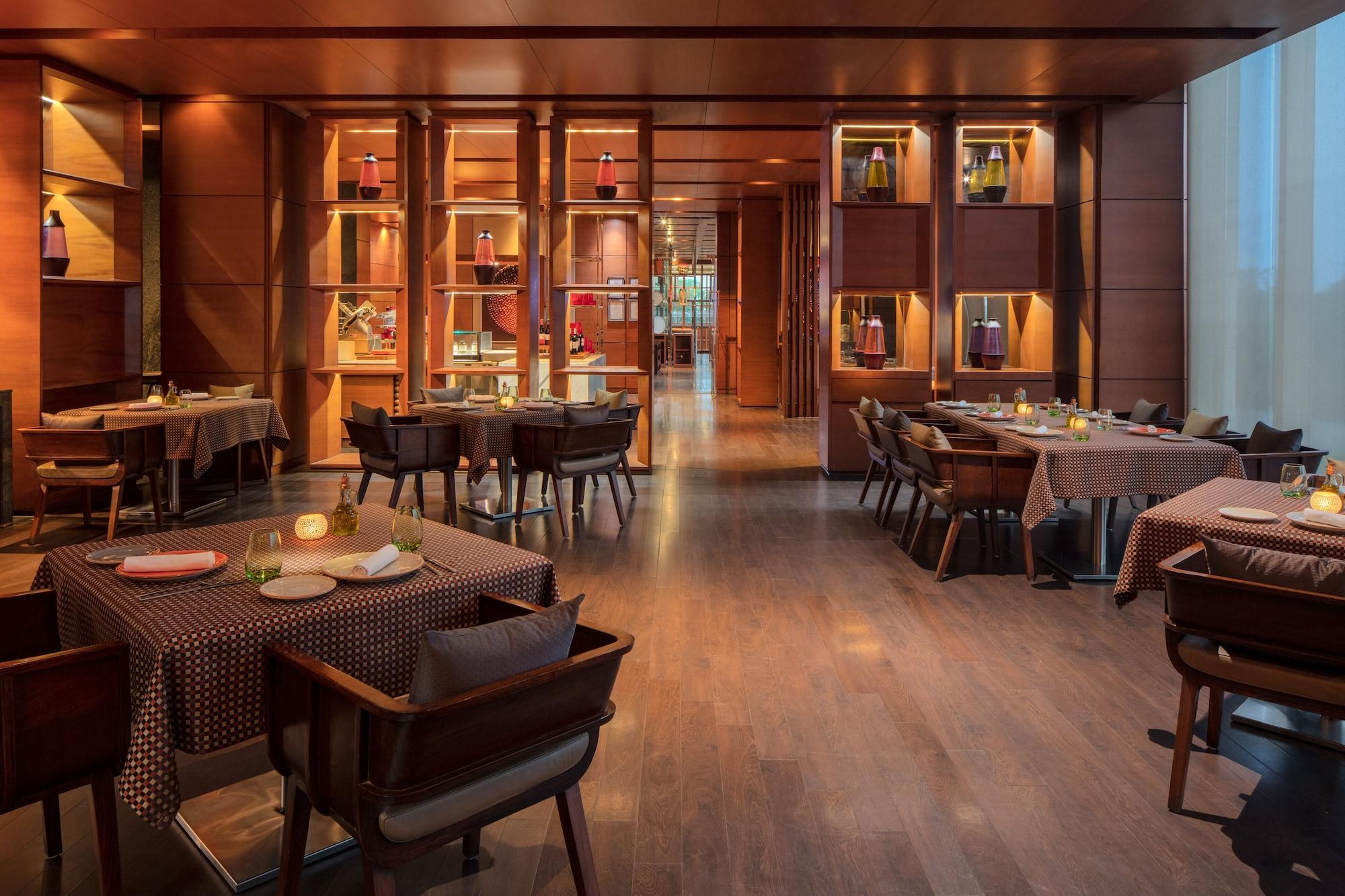 Restaurant Hyatt Regency Chandigarh