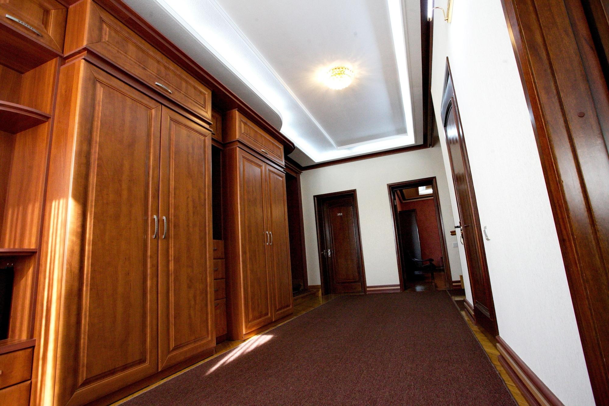 Varios Lasfera Luxury Hotel