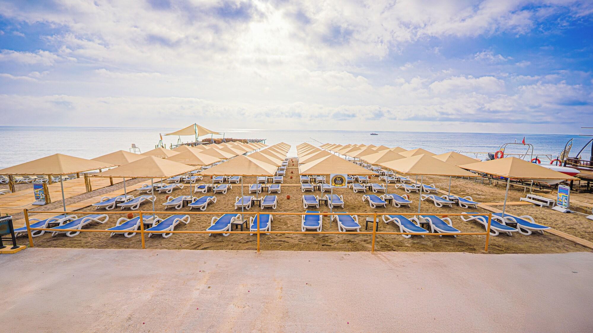 Playa Rios Beach Hotel