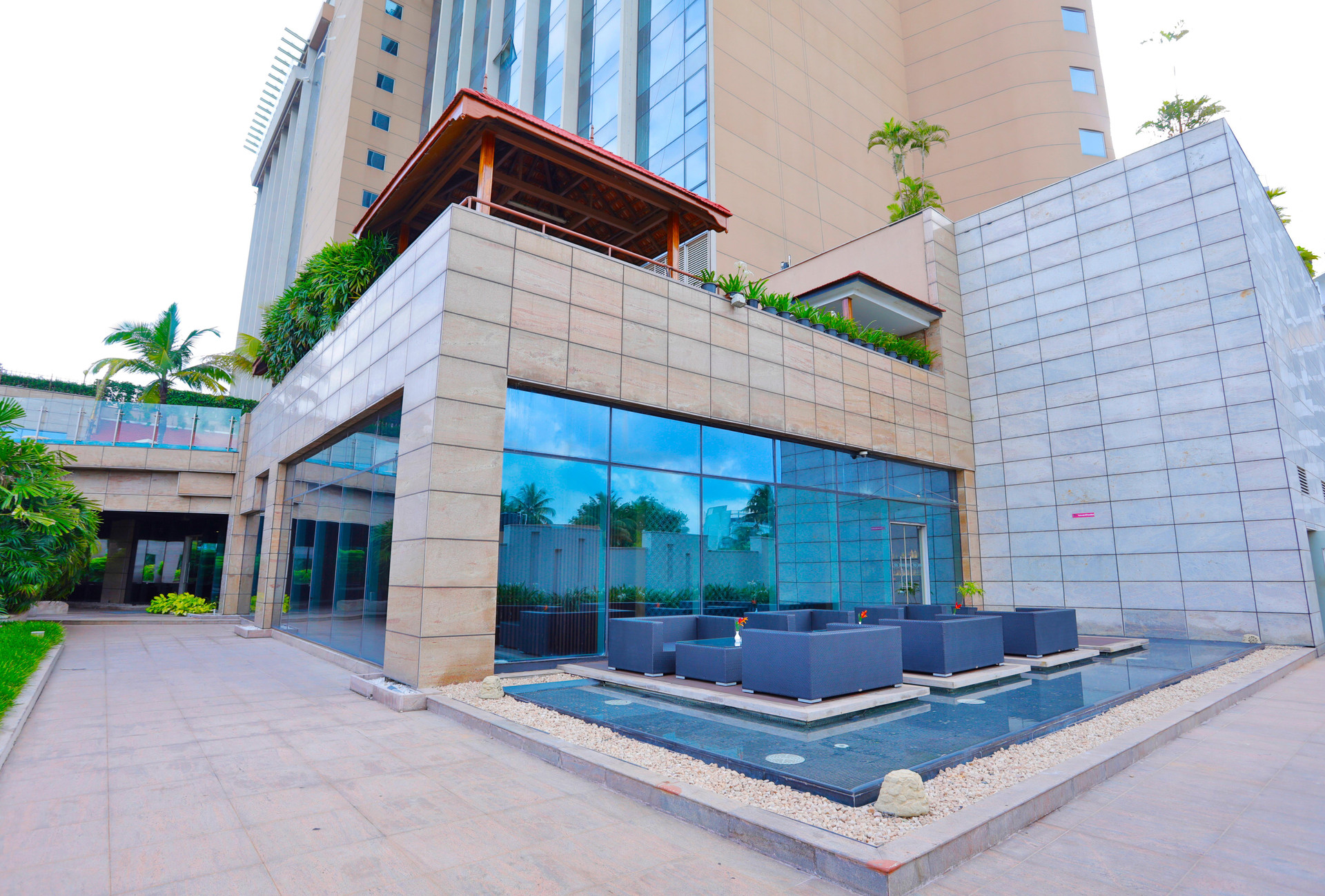 Vista Exterior Crowne Plaza Kochi by IHG