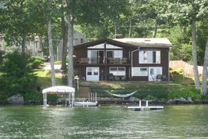 Alquiler Vacacional - Lake Winnipesaukee Waterfront! Family Friendly, Amazing View, HotTub,Kayaks+more