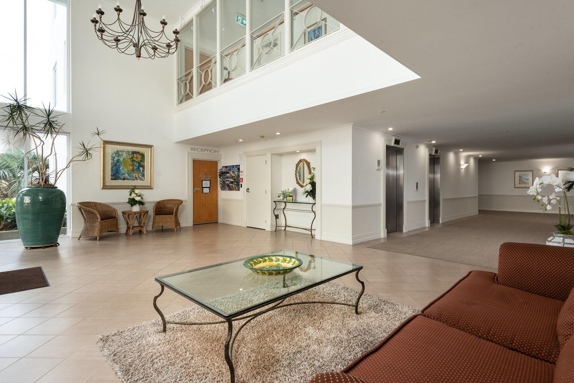 Vista Lobby The Beaumont Apartments