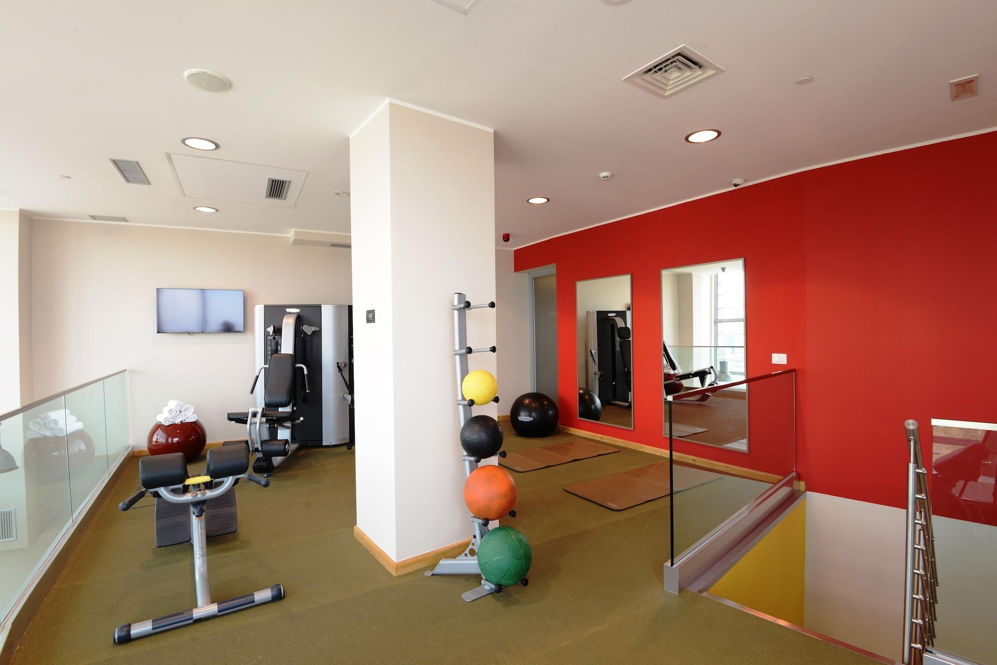Gimnasio DoubleTree by Hilton Hotel Yerevan City Centre