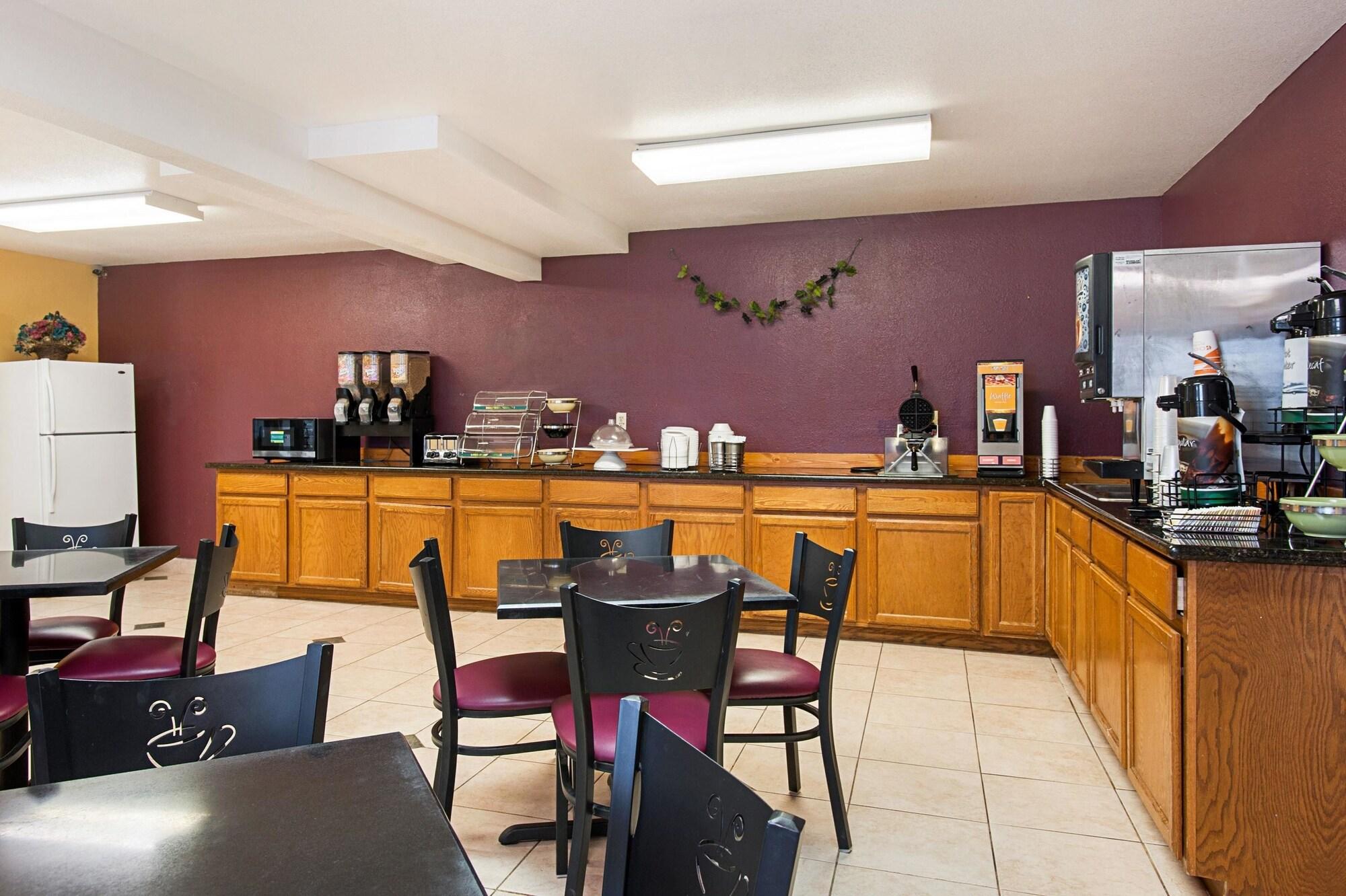Bar/Salón Rodeway Inn & Suites