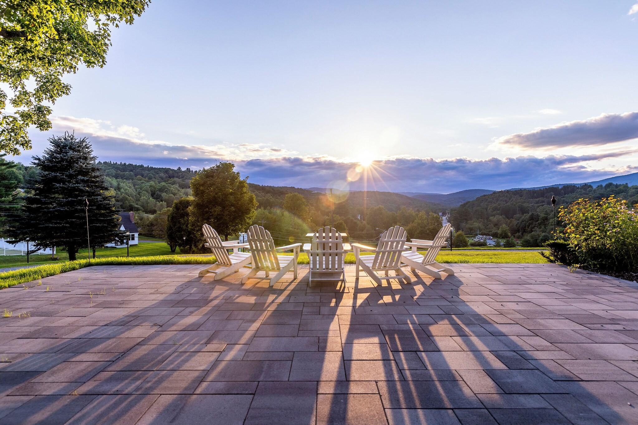 Vista Exterior The White House Inn