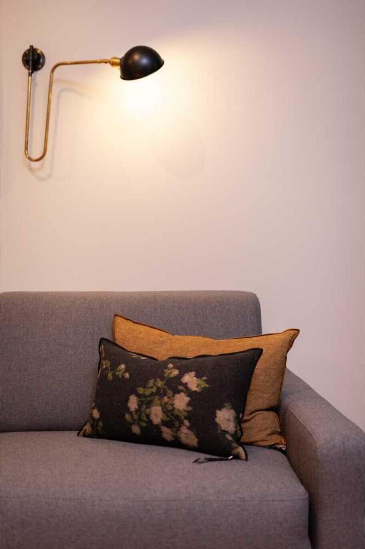 Varios Hotel Tinah: Elegance and Comfort Near the Champs-elysees