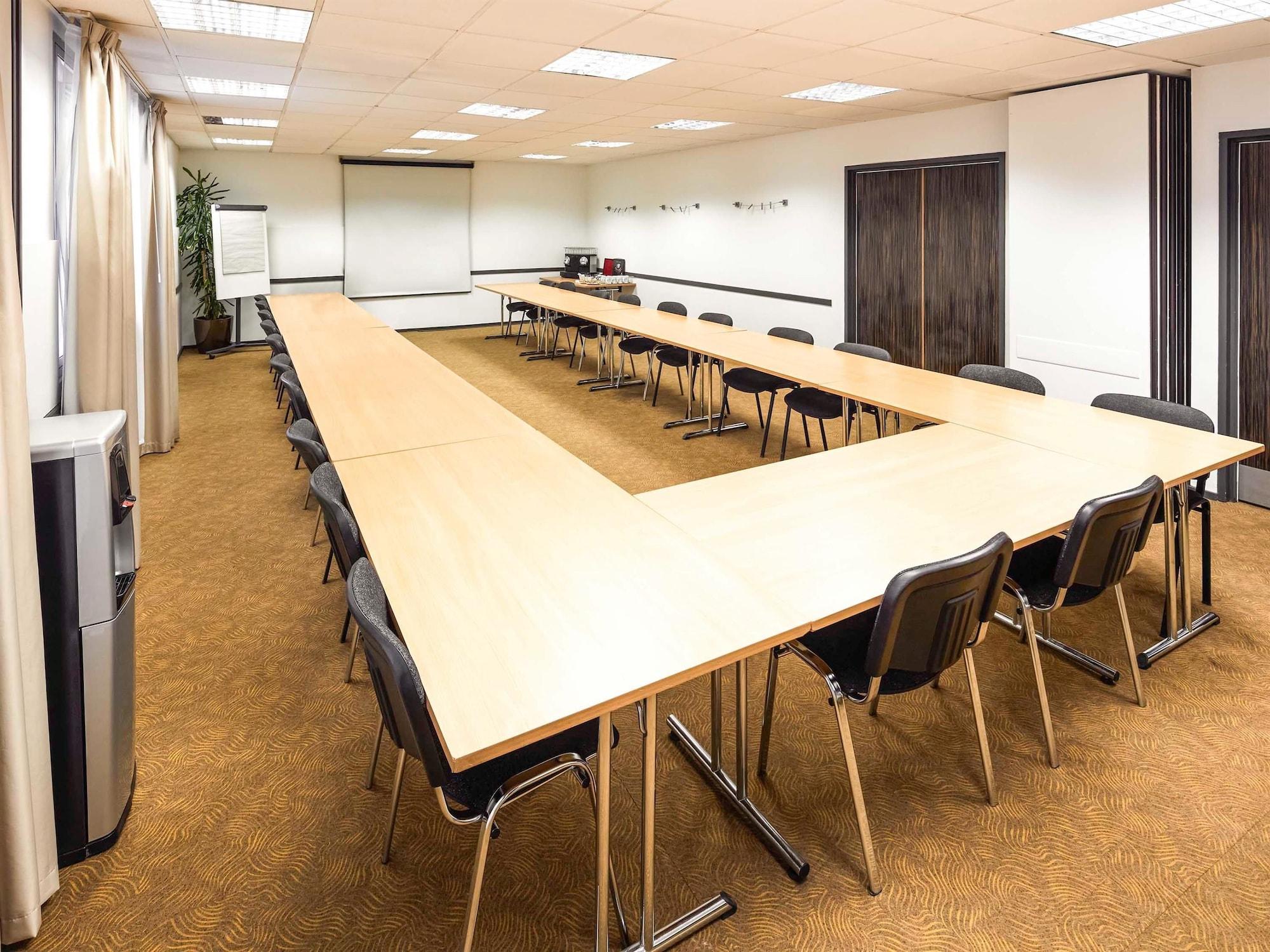 Sala de Reuniones ibis London Luton Airport