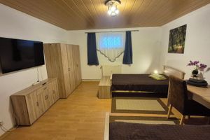 Alquiler Vacacional - High-quality 120m² basement apartment in Ihlenfeld near Neubrandenburg