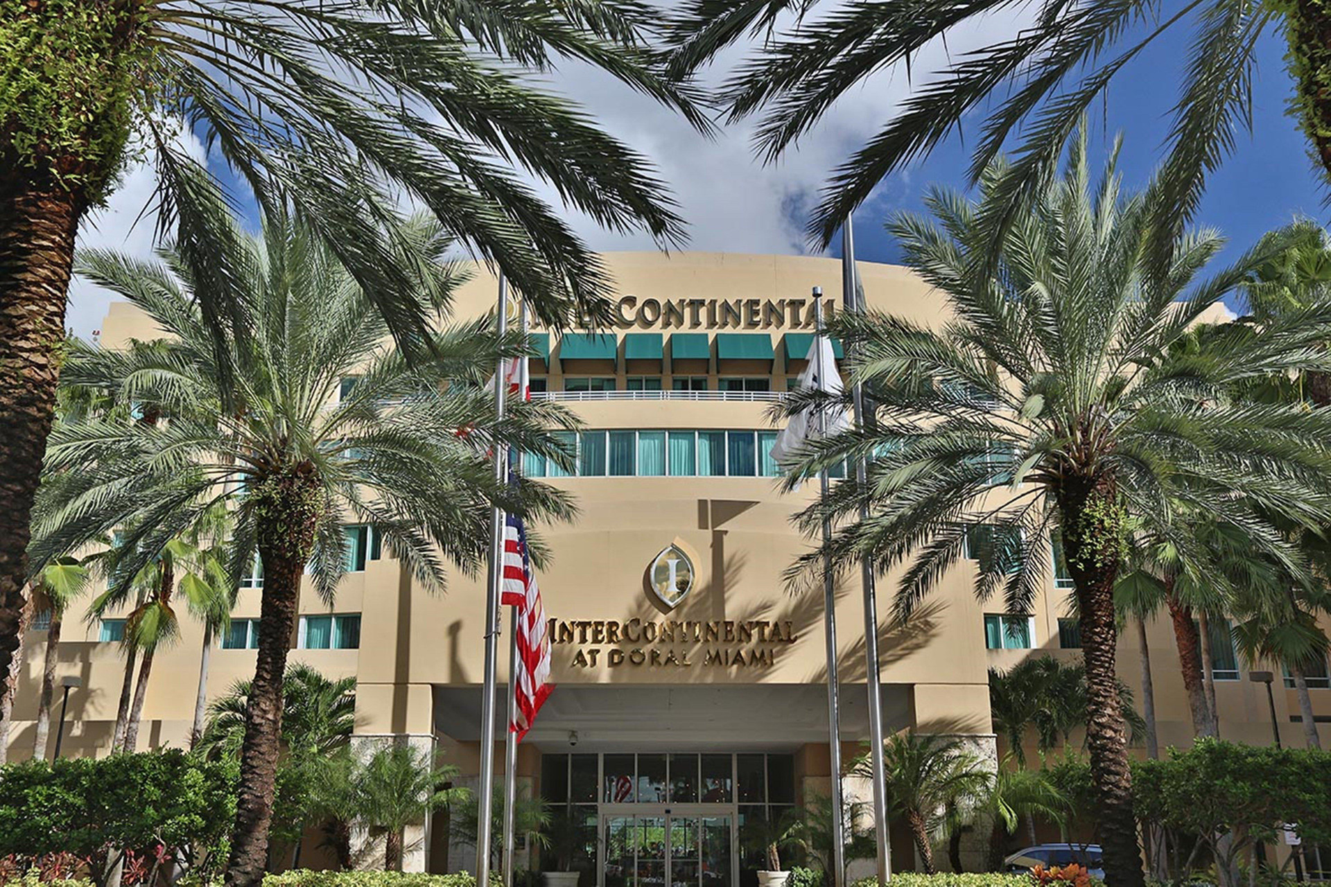 Vista Exterior Intercontinental at Doral Miami by IHG