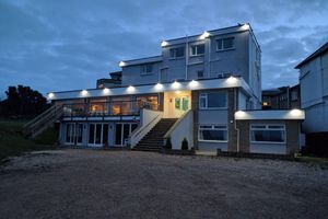 Alojamiento - Mayfair Hotel