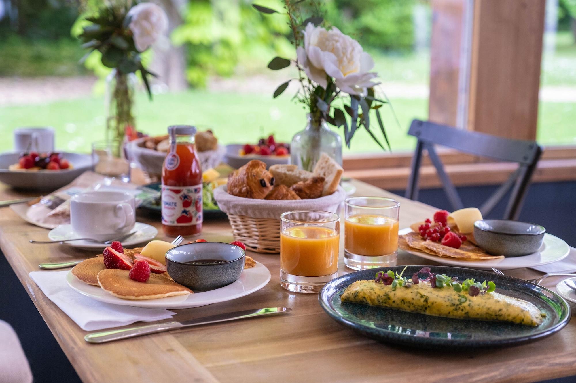 Restaurant Les Demeures de Varennes, BW Signature Collection