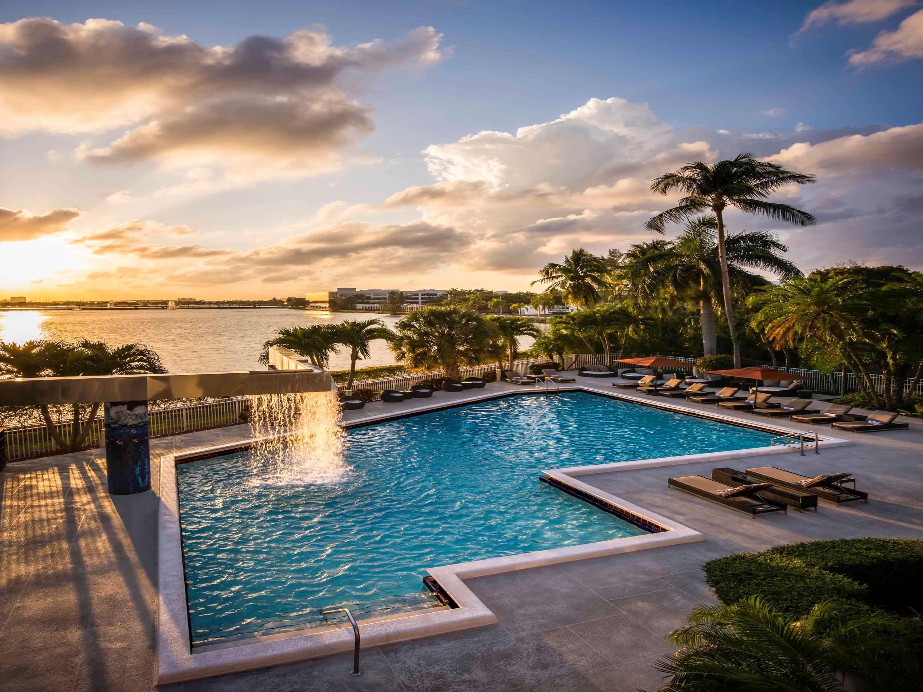 Vista Piscina Pullman Miami Airport