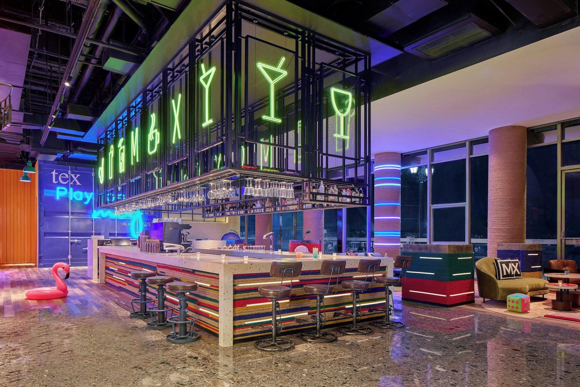 Vista Lobby Moxy Ningbo Old Bund