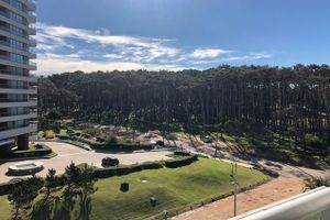 Alquiler Vacacional - Excelente departamento en alquiler en Playa Brava.