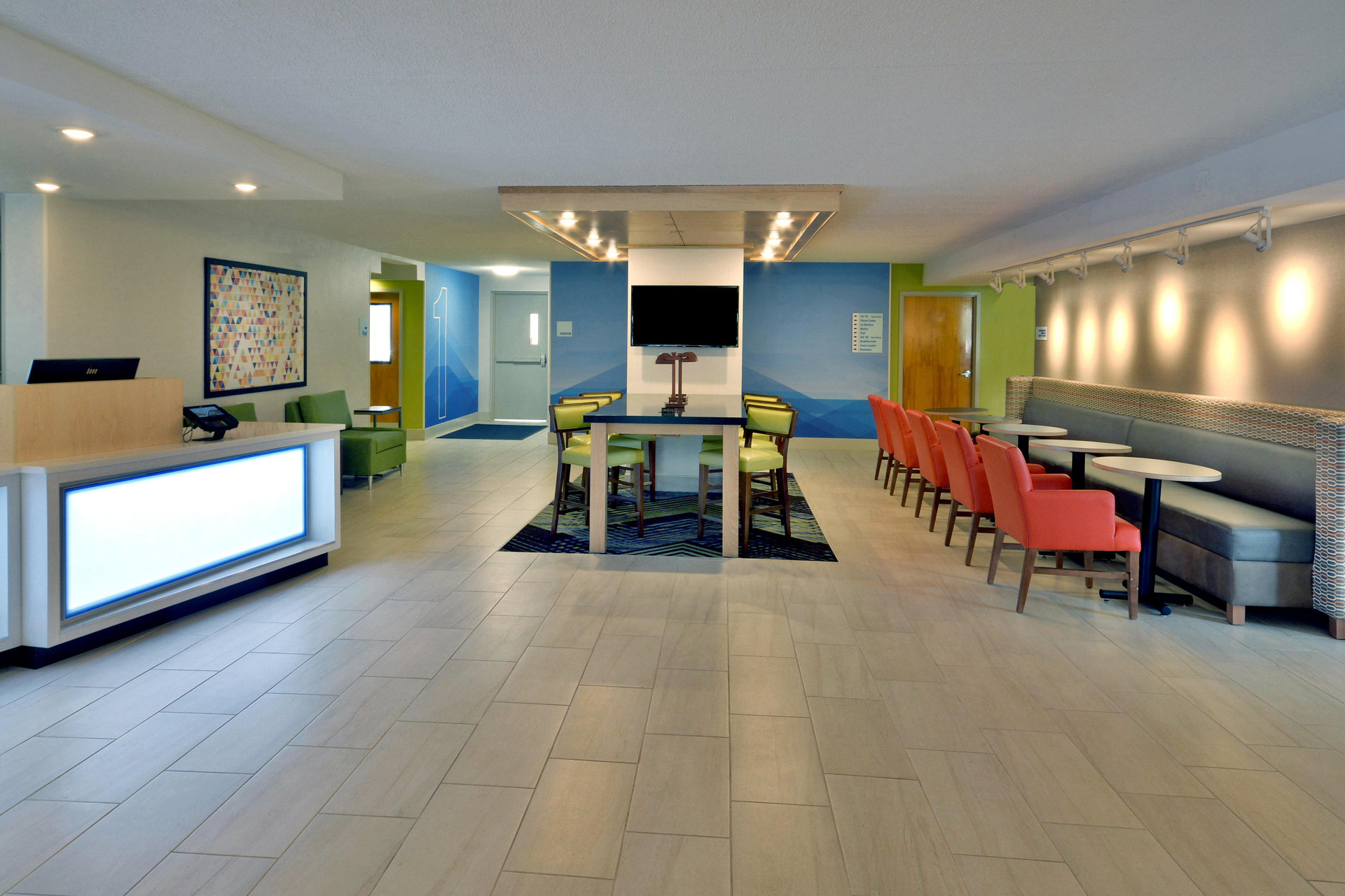 Vista Lobby Holiday Inn Express Danville by IHG
