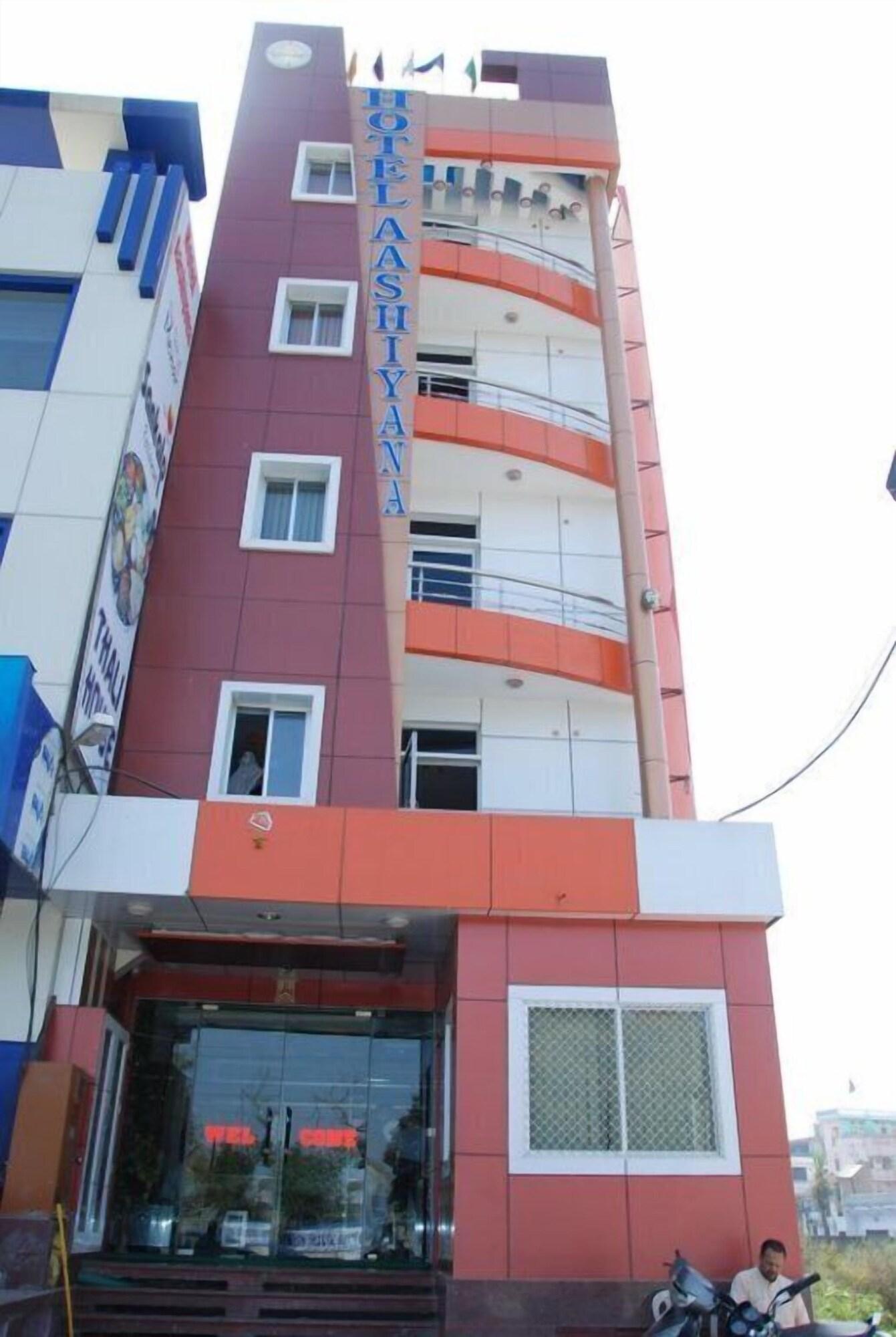 Varios Hotel Aashiyana & Restaurant