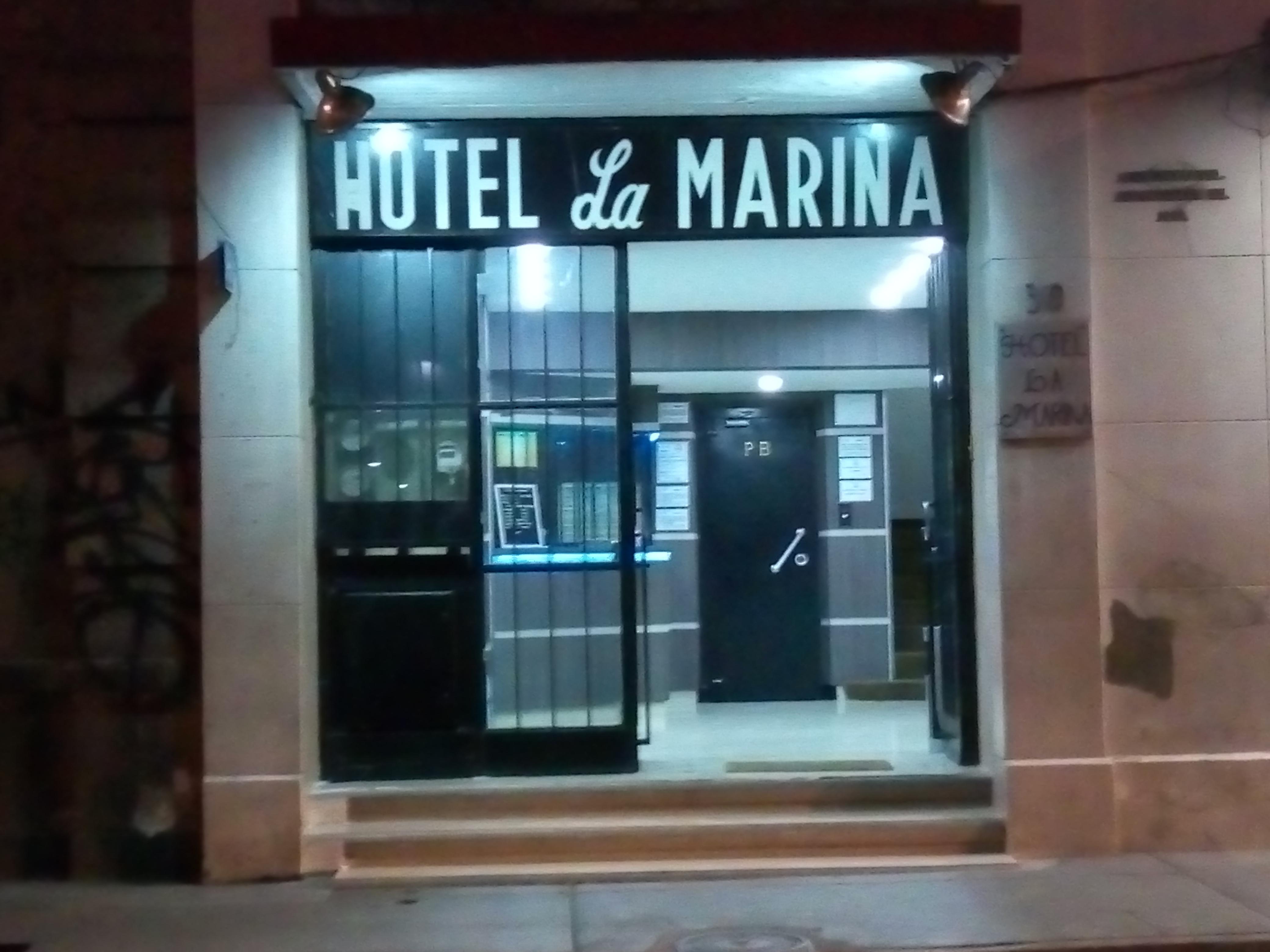 Vista Exterior Hotel La Marina