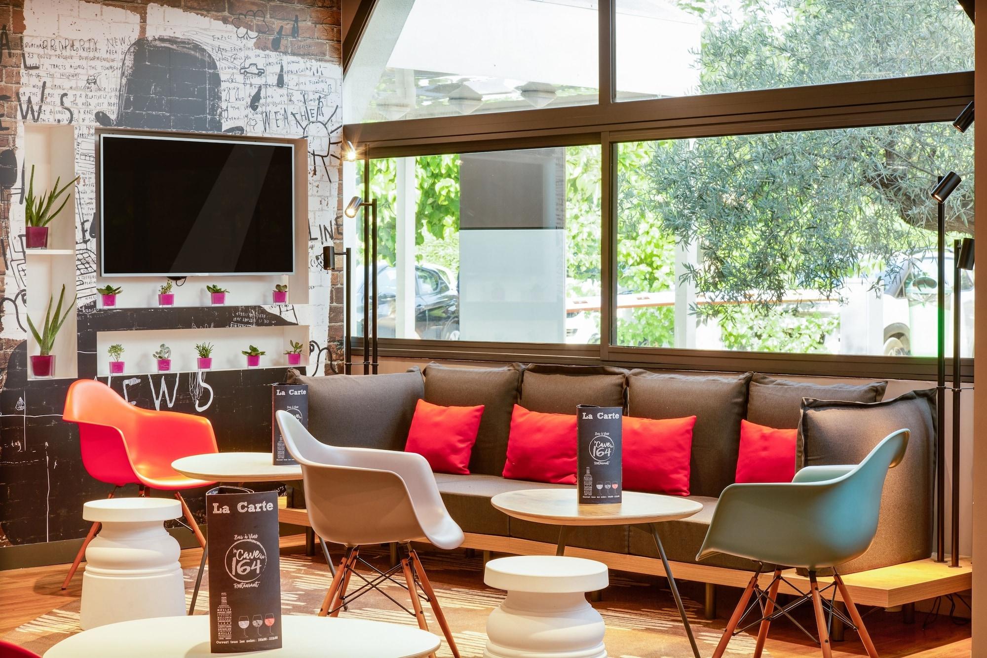 Vista Lobby Ibis Montpellier Sud