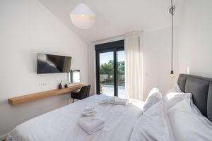 Alquiler Vacacional - Brand new luxury Villa Lun, 5 stars, 4 bedrooms, pool