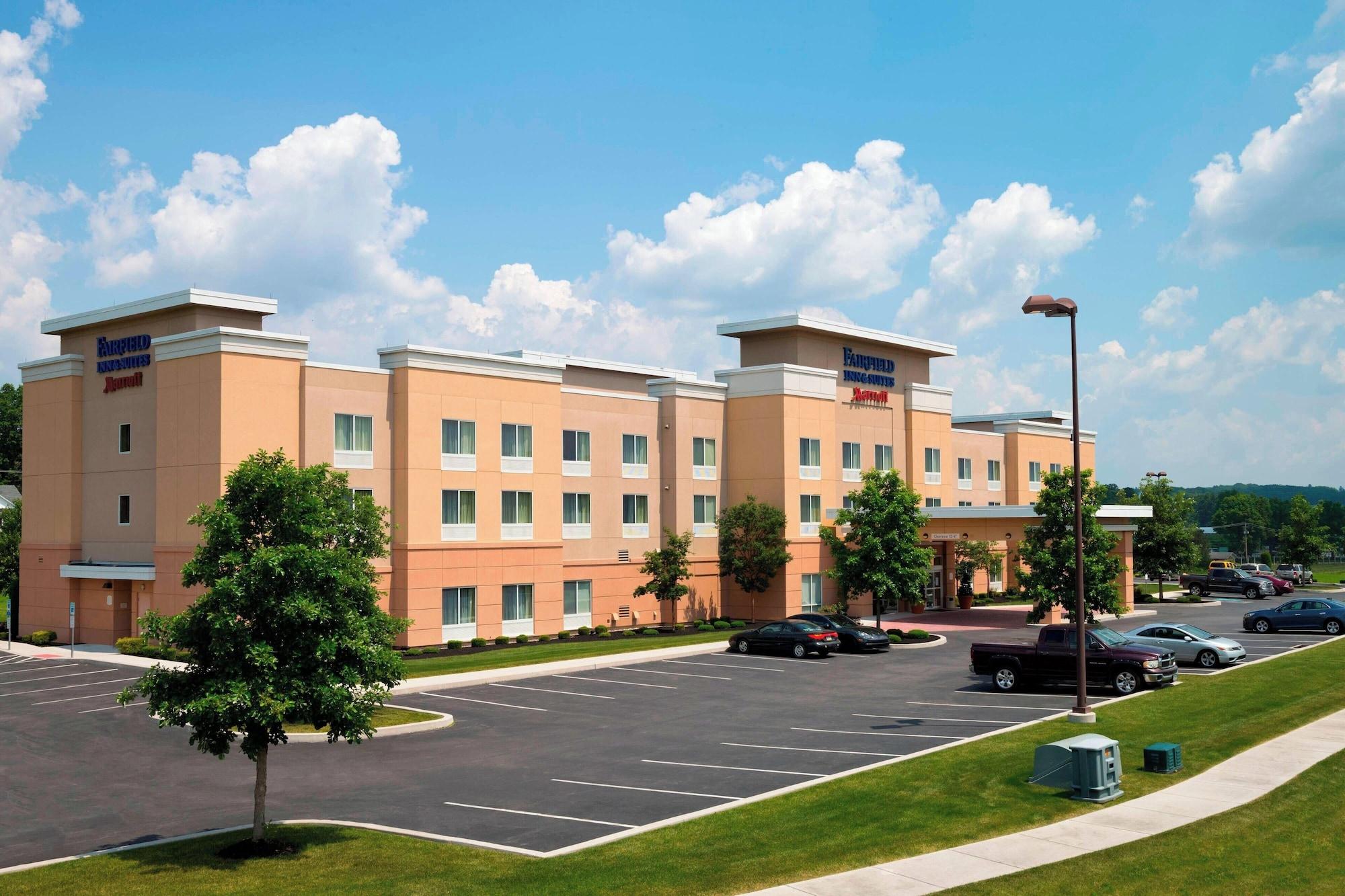 Vista Exterior Fairfield Inn & Suites Huntingdon Route 22 Raystown Lake