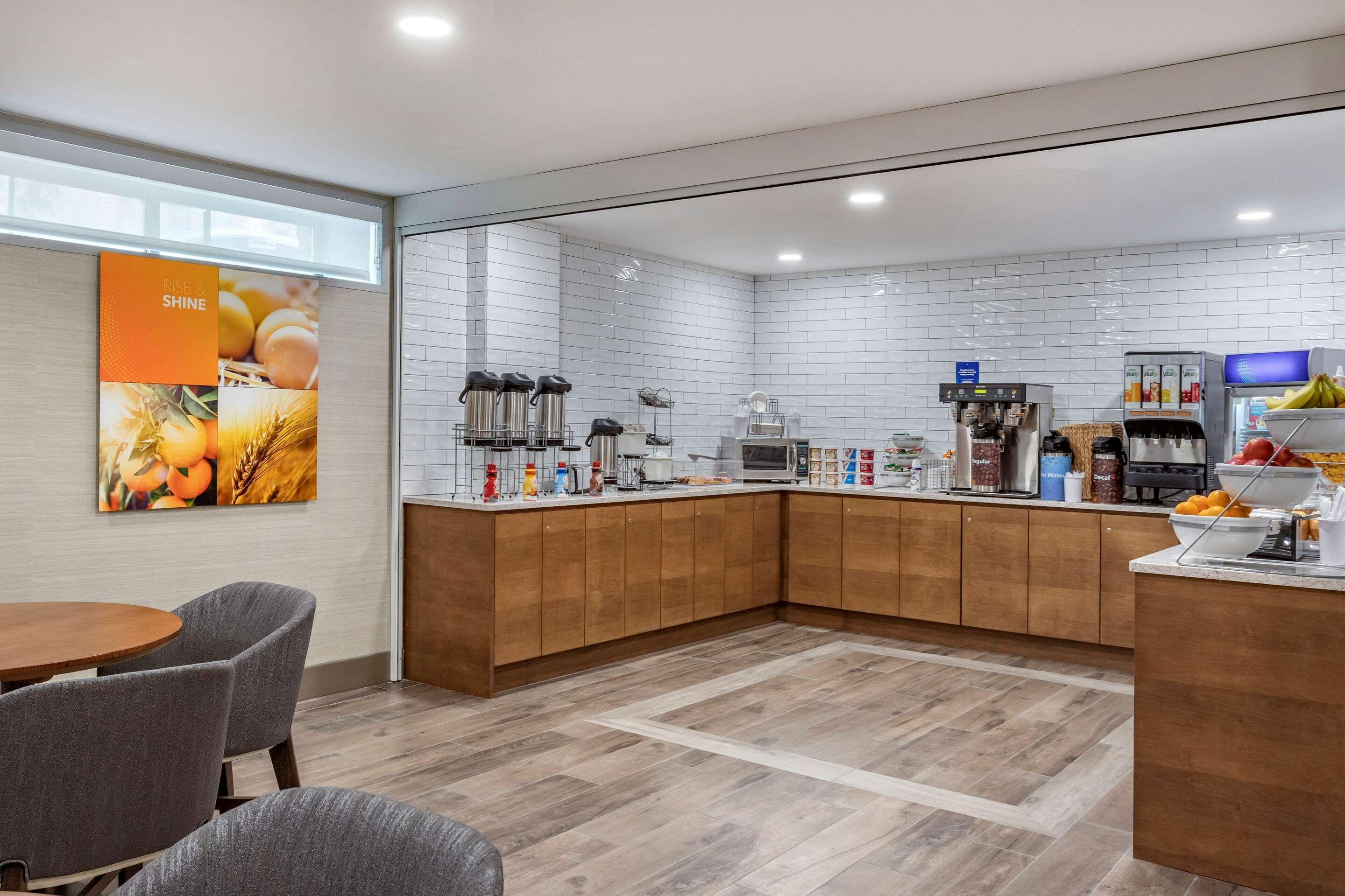 Restaurant Comfort Inn JFK Airport