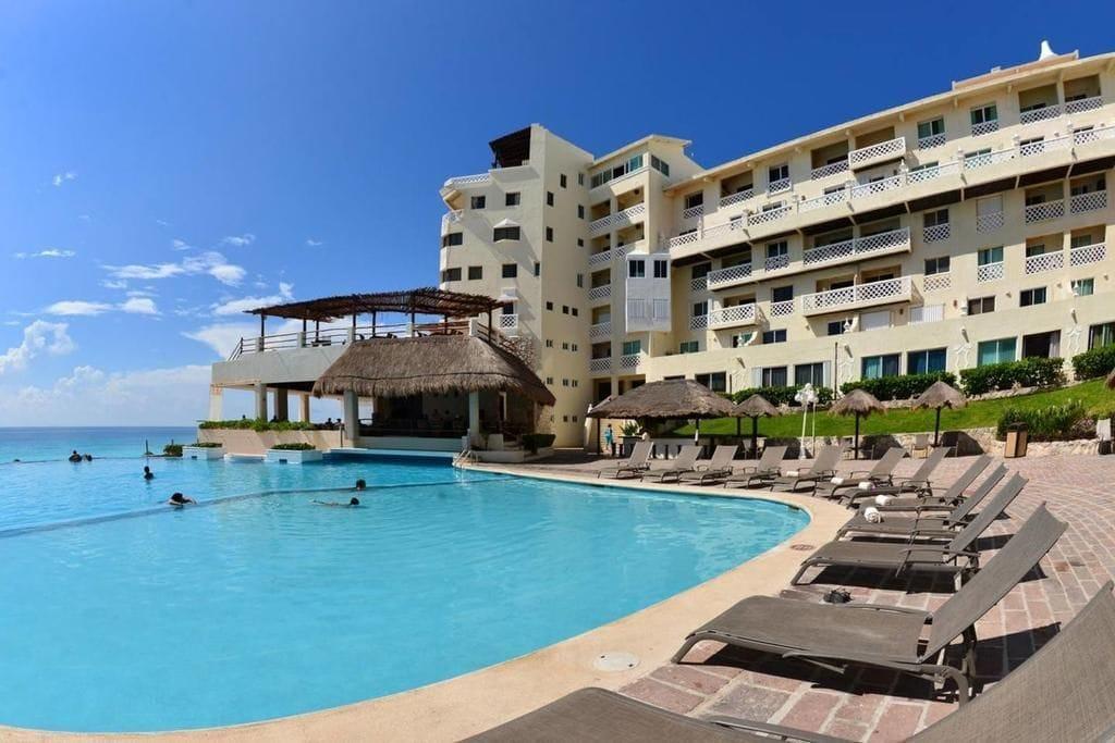 Vista Piscina Cancun Plaza Condo Hotel