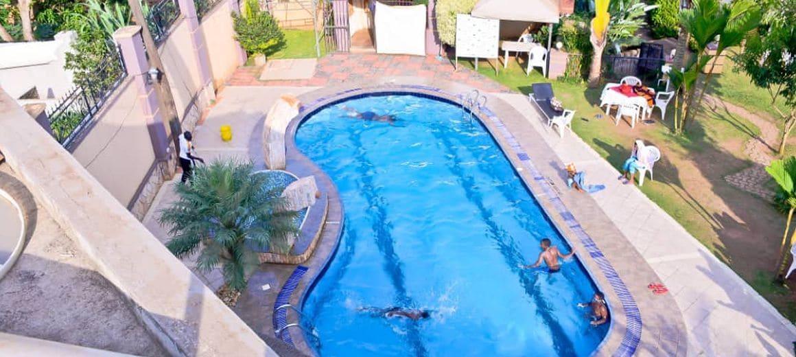 Vista Piscina Ropani Hotel Kajjansi