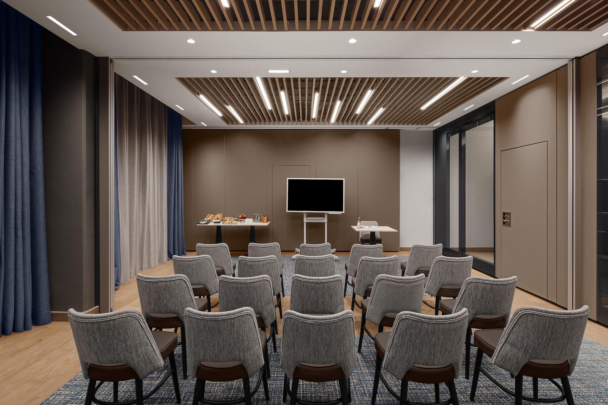 Sala de Reuniones Courtyard by Marriott Paris Porte de Versailles