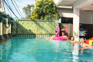 Hotel - THE PLACE Hostel & Pool Bar