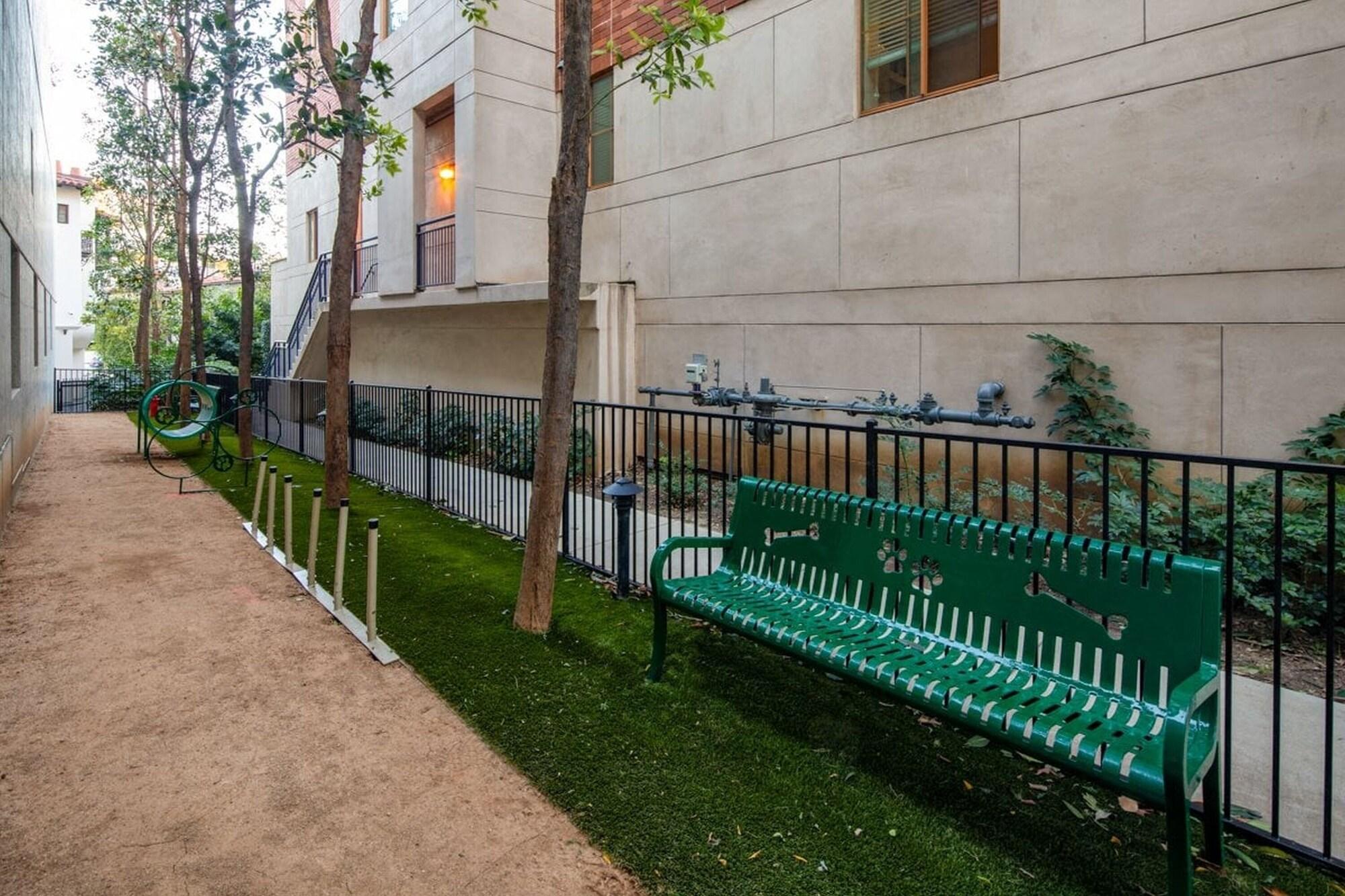 Vista Exterior StaysPro - Glamorous Beverlywood Residence