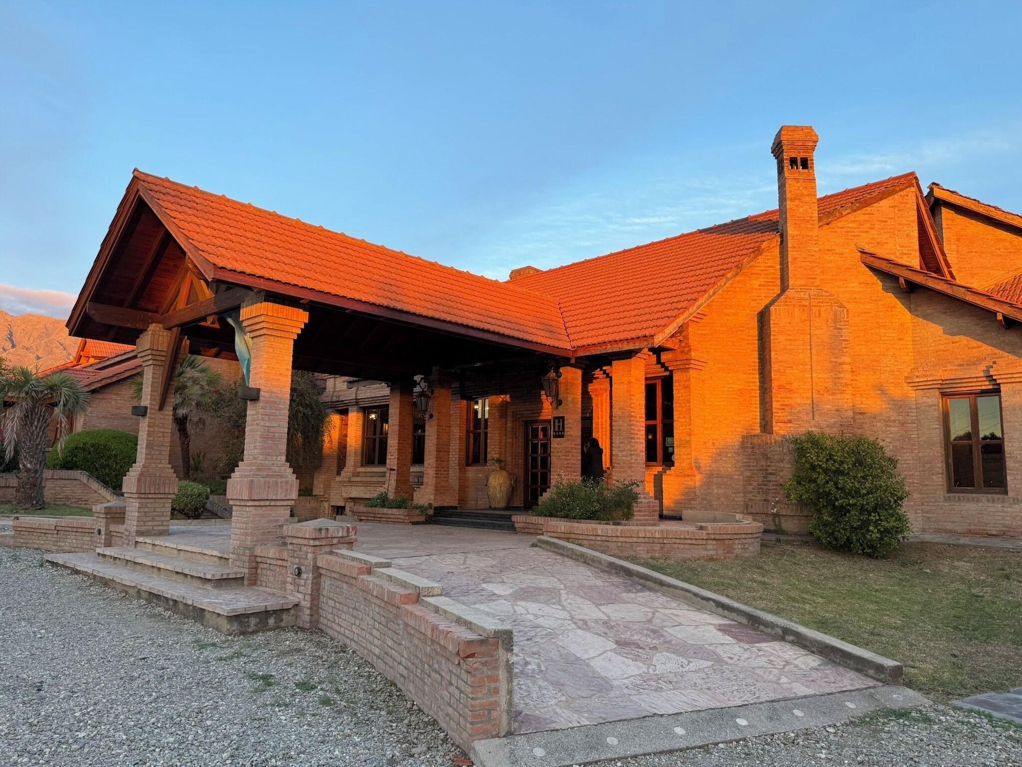 Vista Exterior Villa De Merlo Hotel Spa