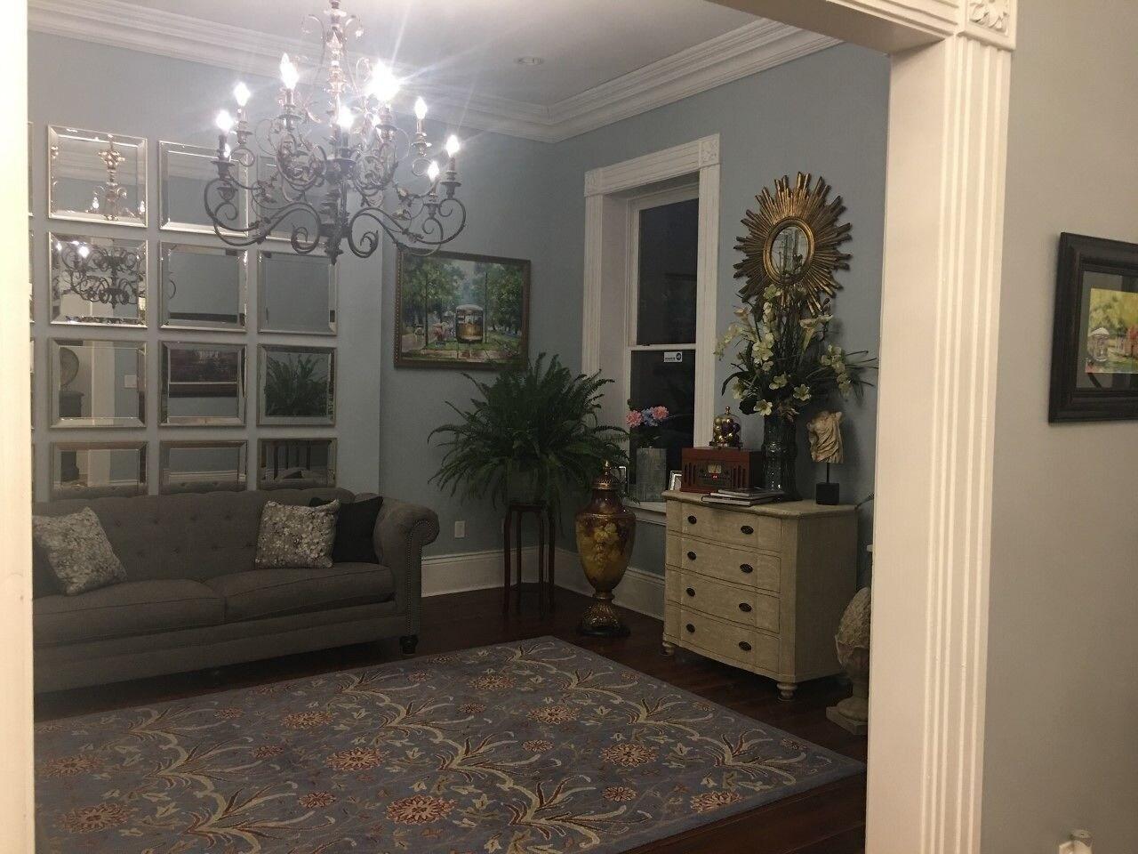 Vista Lobby WG Creole House 1850