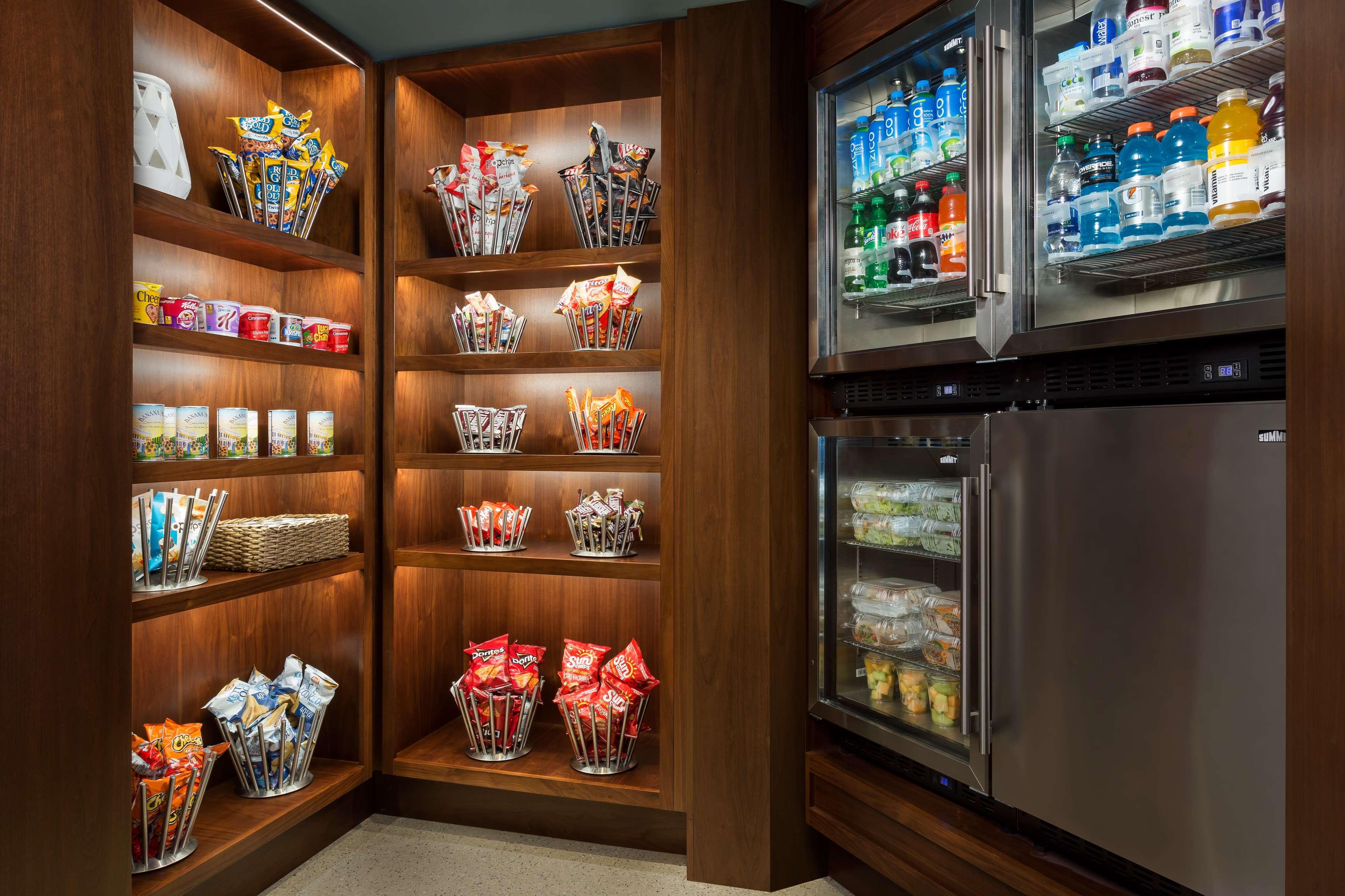 Restaurant The Gates Hotel South Beach