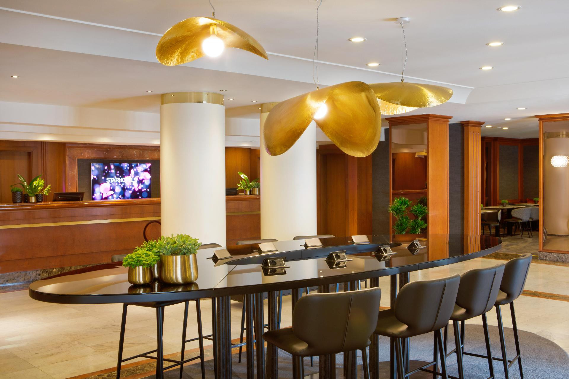 Vista Lobby Starhotels Tourist