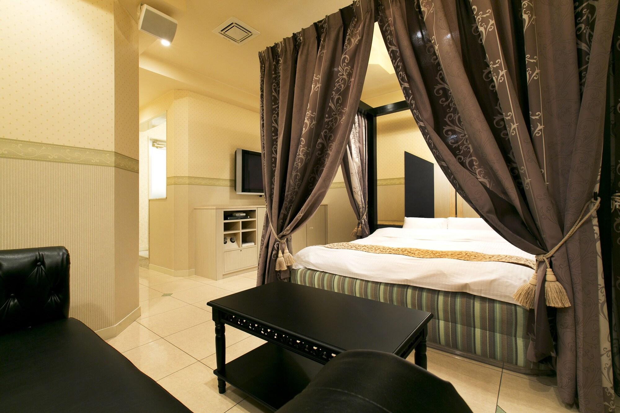 Varios Hotel Luna Sennan - Adults Only