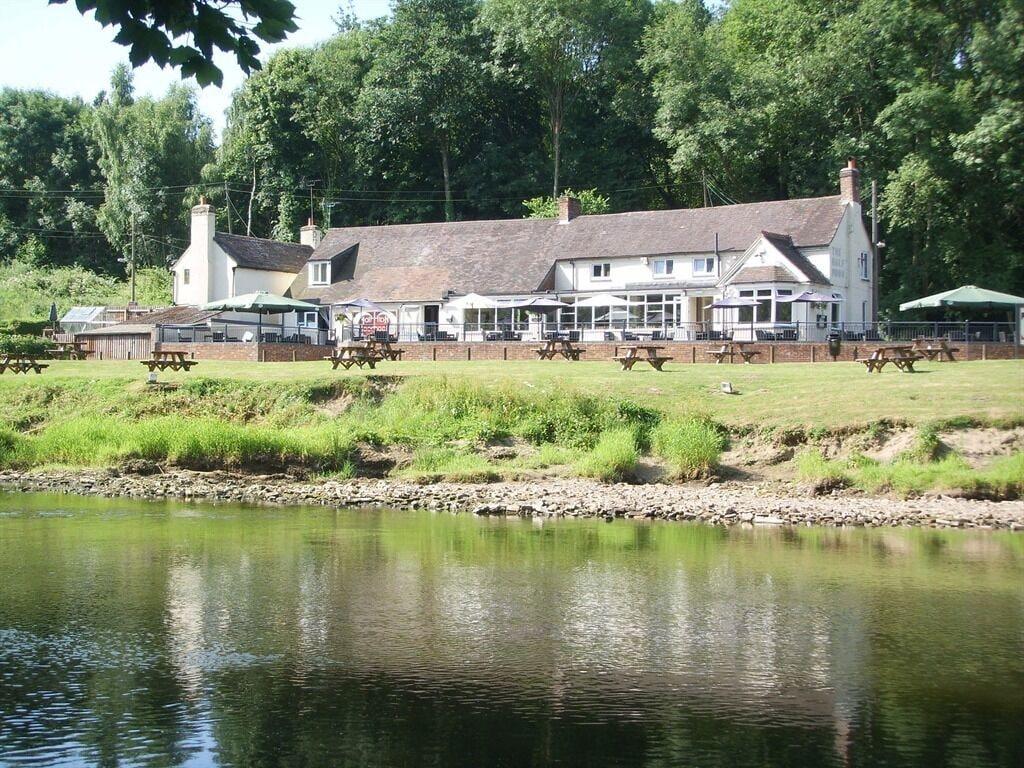 Vista Exterior Half Moon Jackfield