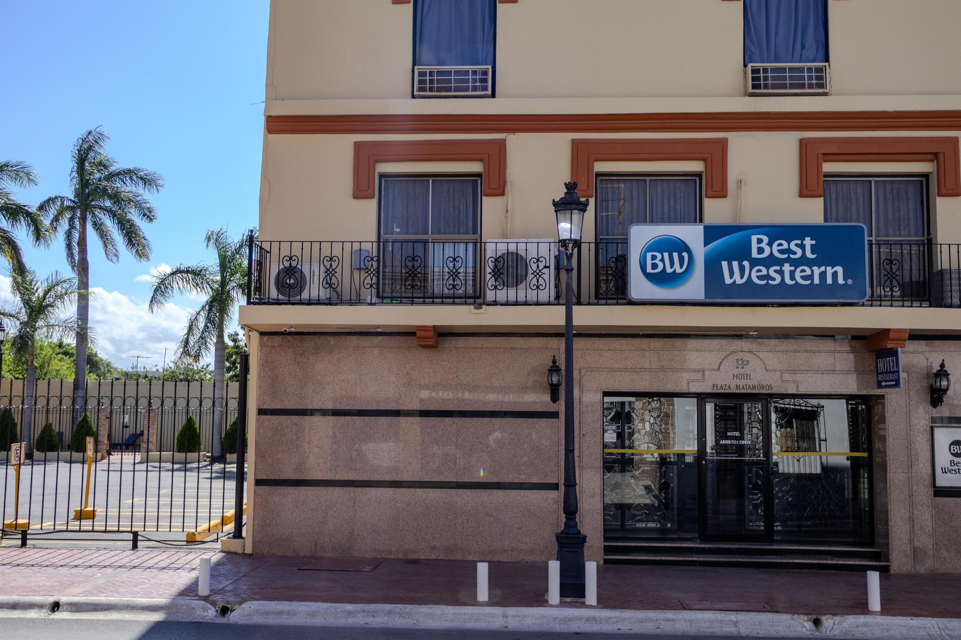 Vista Exterior Best Western Hotel Plaza Matamoros