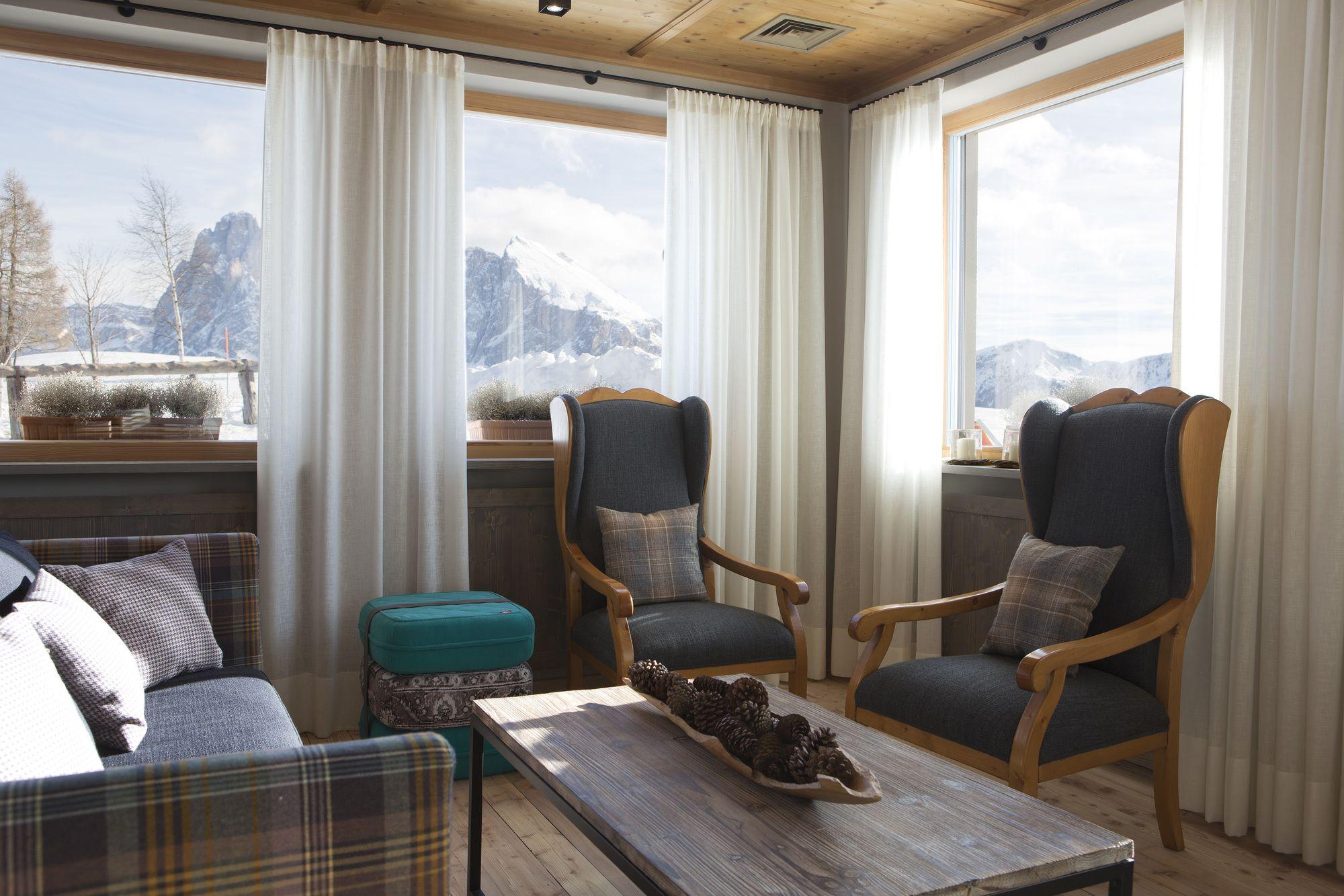 Vista Lobby Icaro