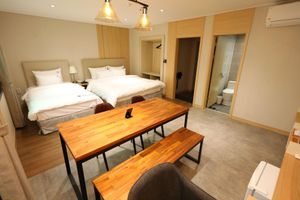 Alojamiento - The First Hotel