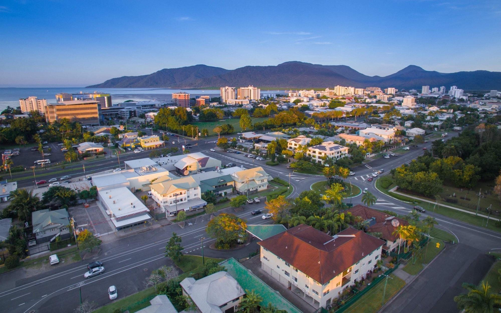 Varios Koala Court Holiday Apartments