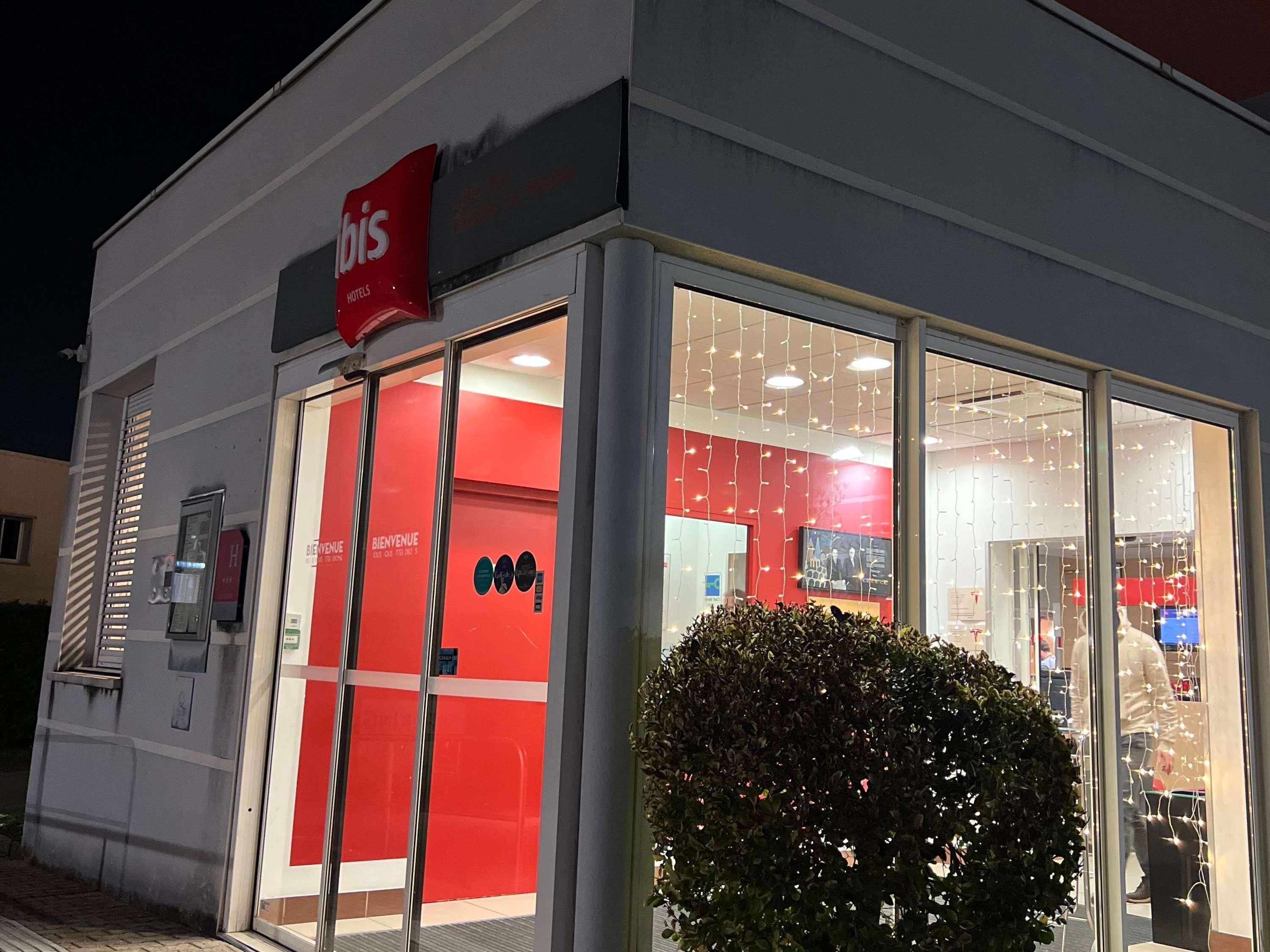 Vista Exterior ibis Lyon Sud Chasse Sur Rhone