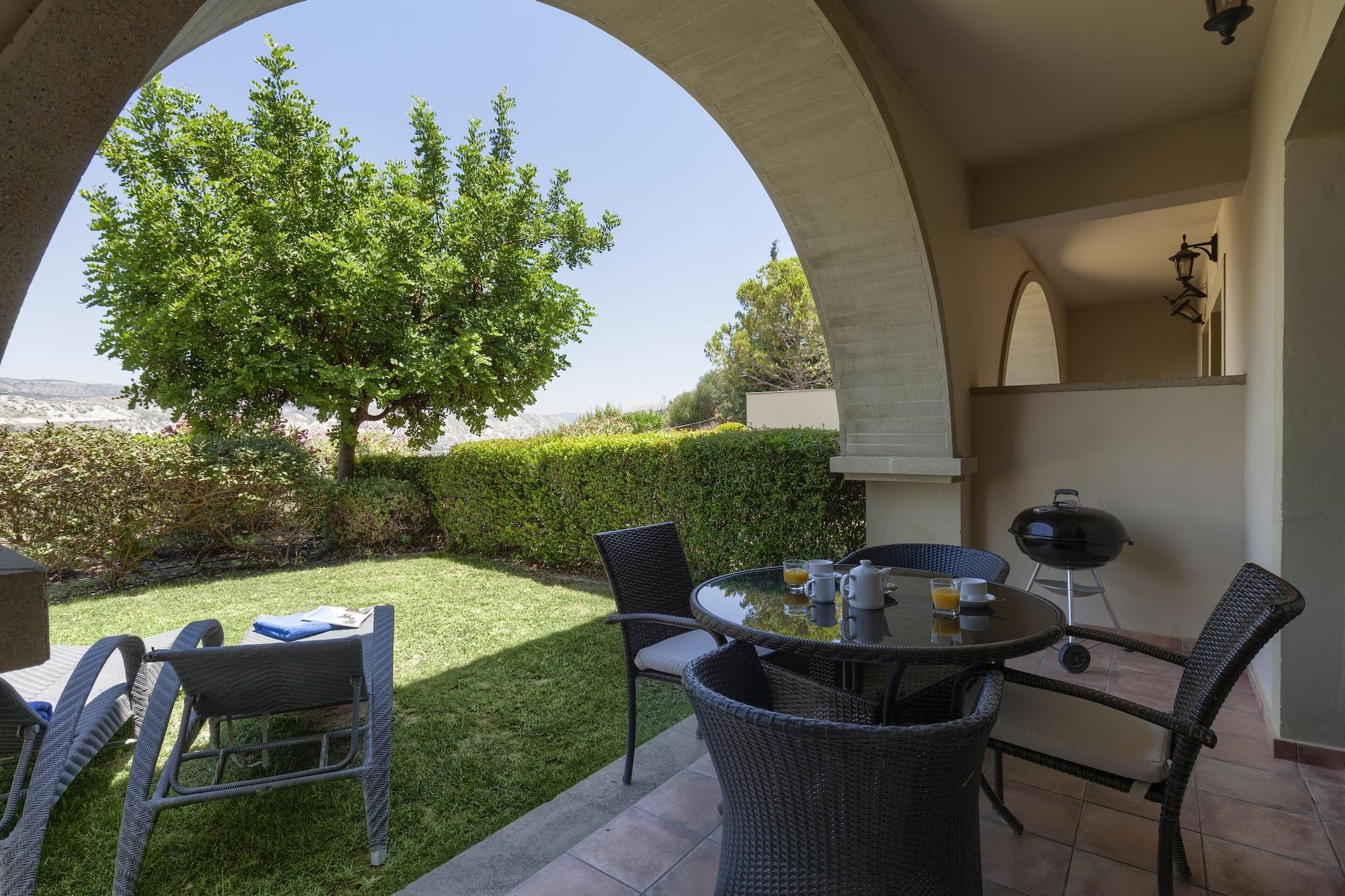Vista Exterior Aphrodite Hills Rentals – Apartments