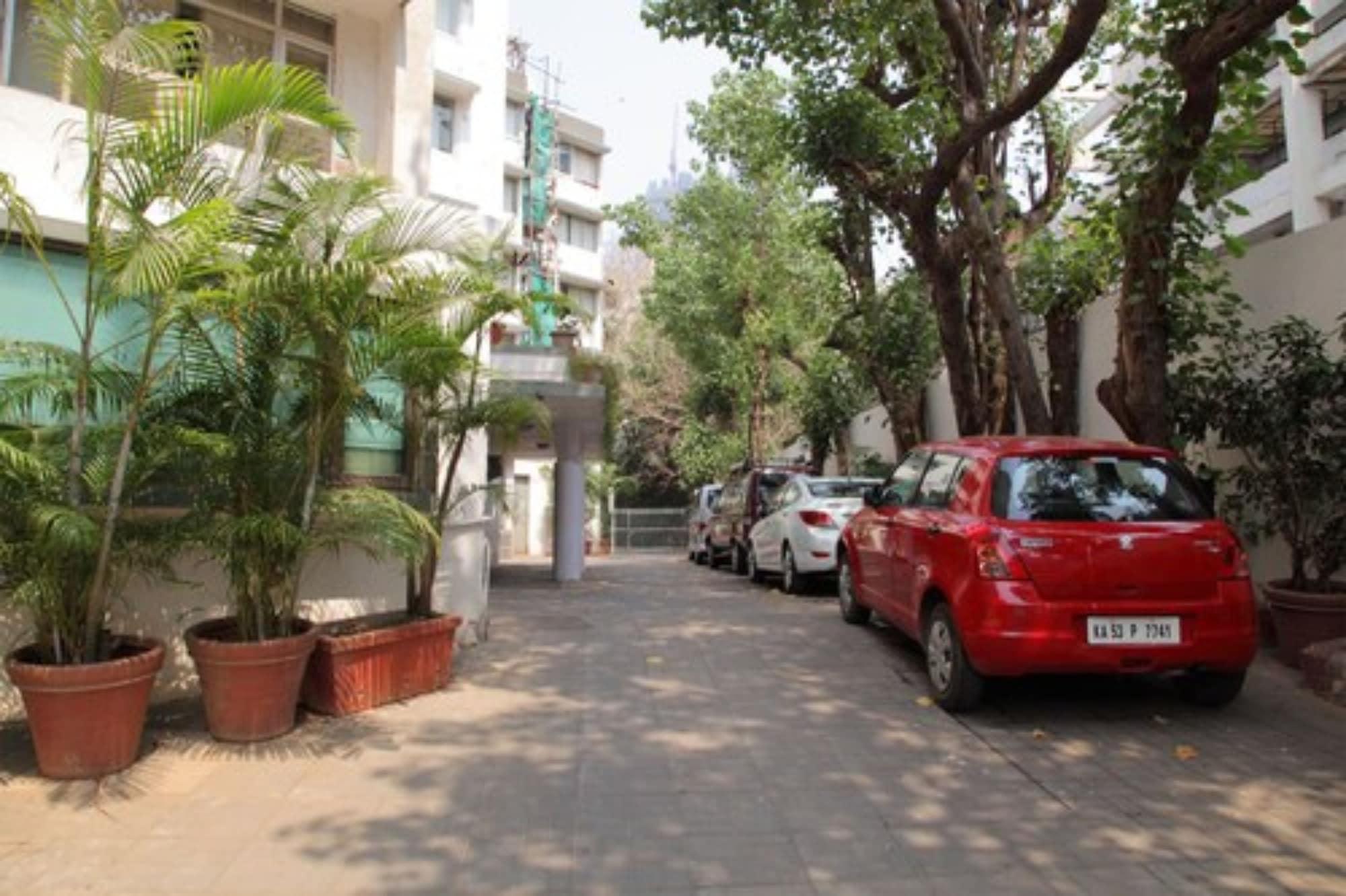 Vista Exterior Hiltop Hotel